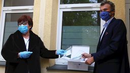 Testy na podatność na zakażenie koronawirusem do Lublina dotarły w czwartek. Przekazało je Centrum Badań DNA z Poznania