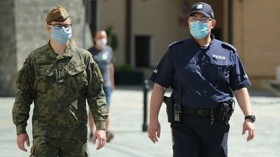 Większość spraw dotyczy łamania ograniczeń w przemieszczaniu się i gromadzeniu w miejscach publicznych