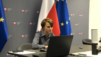 W tym tygodniu mają się pojawić wytyczne dla fryzjerów, restauratorów, kosmetyczek