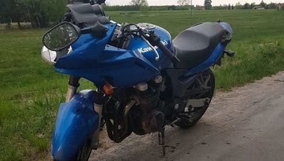 Mieszkaniec Międzyrzeca Podlaskiego upadł na motocyklu. Wiózł nastoletnią pasażerkę