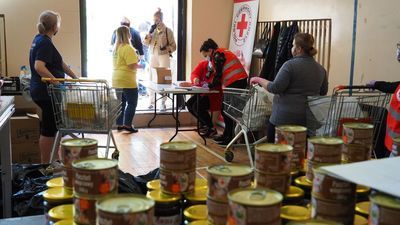 Tydzień temu rozpoczęło się w Kraśniku wydawanie paczek w ramach unijnego Programu Operacyjnego Pomoc Żywnościowa. Realizuje go PCK przy współpracy z MOPS. Wydawanie paczek żywnościowych będzie kontynuowane w najbliższych dniach