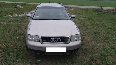 Nie mieli czym wrócić do domu. Dlatego zabrali auto swojego znajomego