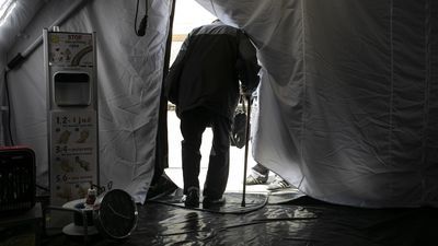 Duży wzrost liczby zgonów osób zakażonych w Polsce. Ministerstwo wyjaśnia skąd tyle przypadków