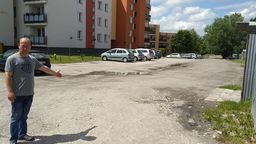 Ul. Legionów Polskich w Chełmie nie ma nawierzchni.