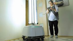 Czujniki pozwolą na natychmiastowe wyłączenie lampy UV-C, jeżeli w polu pracy robota pojawi się człowiek