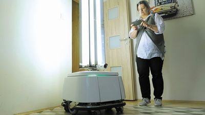 Czujniki pozwolą na natychmiastowe wyłączenie lampy UV-C, jeżeli w polu pracy robota pojawi się człowiek