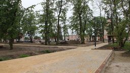 Centralny skwer podczas rewitalizacji 