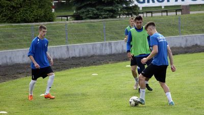 Pierwszy transfer Tomasovii, sparing z Kryształem na remis