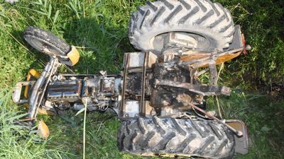 Rzadki widok - tak wygląda ursus c-330 od dołu