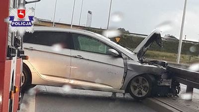29-latek wbił się w bariery energochłonne na obwodnicy Lublina 