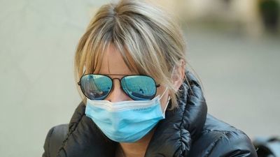 Lekarze apelują o noszenie maseczek, dezynfekcję rąk i zachowanie dystansu