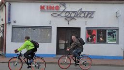 Kino „Żeglarz” to ostatnie takie kino na Półwyspie, i jedyne w Polsce prowadzone przez trzy pokolenia kiniar z rodziny Blindow - babcię Urszula, mamę Dagmarę i wnuczkę Patrycję.