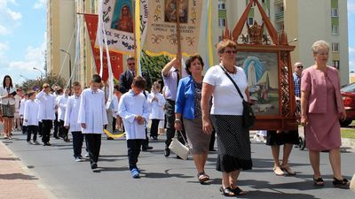 W tym roku w procesjach ma wziąć udział do 150 osób. Wierni, nie licząc rodzin, będą zobligowani do utrzymywania przynajmniej dwumetrowego dystansu pomiędzy sobą