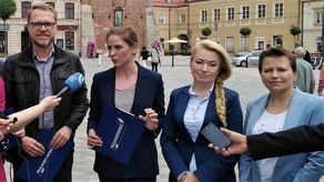 Kolejka na deptaku w Lublinie. Platforma Obywatelska zbiera podpisy dla Trzaskowskiego