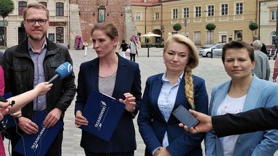 Kolejka na deptaku w Lublinie. Platforma Obywatelska zbiera podpisy dla Trzaskowskiego