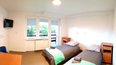 Osobom, które trafią do DPS-u pobieranych będzie 70 proc. otrzymywanych dochodów (emerytury, renty). Ich pobyt współfinansowany będzie także przez samorządy. Miesięczny koszt pobytu jednej osoby to blisko 3,8 tys. zł