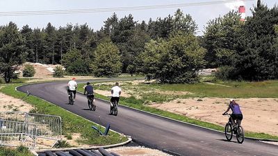 Wokół Puław przybywa nowych ulic i ścieżek rowerowych. Za niecałe dwa miesiące gotowy ma być odcinek od przejazdu pod S12 do ul. Mościckiego