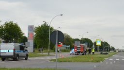 Zderzenie motocyklisty z rowerzystą. Motocykl stanął w płomieniach