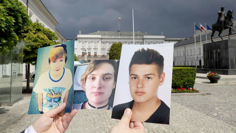 Bart Staszewski poszedł do Pałacu po to, żeby pokazać prezydentowi twarze Dominika, Kacpra i Milo – młodych osób LGBT, które popełniły samobójstwo z powodu panującej w Polsce homofobii i transfobii