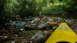 Zdjęcia zrobione przez Seweryna Wlazło na Bystrzycy na wysokości miejscowości Długi. Szerokość zatoru to około 10 metrów
