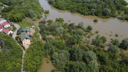 Fala wezbraniowa na Wiśle w okolicach Annopola i Zawichostu [zdjęcia z drona]