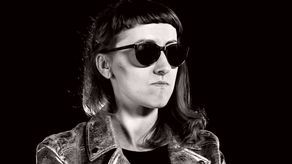 Wiele osób lubi oglądać filmy na dużym ekranie, ale satysfakcję sprawia im także seans w domu. Sama należę do tego grona. Oglądam bardzo dużo filmów w kinie, często jeżdżę po festiwalach w Polsce i za granicą, ale sporo filmów oglądam także w domu - mówi Monika Stolat