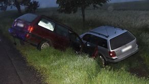 Samochód, którym jechała 19-latka ze swoim znajomym został zepchnięty z drogi do rowu. 