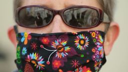 Noszenie maseczek obowiązkowe już niemal w całej Europie. Można otrzymać karę