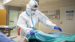 Wirusolog: Latem ciężkie przypadki Covid -19 są rzadsze