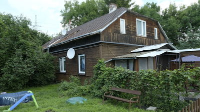 W budynku przy Ciepłej 7 są trzy lokale komunalne, mieszka w nich dziewięć osób