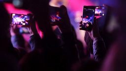 Policjanci weszli na kontrolę do lokalu. A tam tłum ludzi i dyskoteka