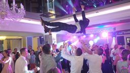 Organizatorzy wesela powinni mieć pełną listę gości i obsługi imprezy z kontaktami, by w razie potrzeby szybko przekazać ją do sanepidu