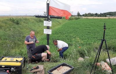 Nowy krzyż został postawiony w poniedziałek