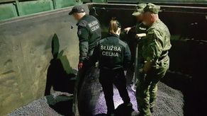 Straż Graniczna zabezpieczyła papierosy warte 37 tys. zł. Były w wagonie z rudą żelaza