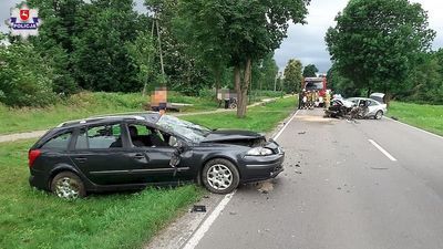 Annopol. Wyprzedzał rowerzystę. Skończyło się czołowym zderzeniem z innym samochodem