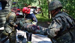 Wypadek i wielu rannych. Strażacy z Zamościa ćwiczyli razem z wojskiem [zdjęcia] 