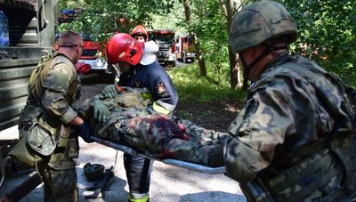 Wypadek i wielu rannych. Strażacy z Zamościa ćwiczyli razem z wojskiem [zdjęcia] 
