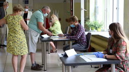 Głosowanie w lokalu mieszczącym się w ZSO nr 1 im. KEN w Puławach