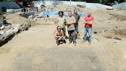 Ekipa archeologów pracujących na placu przy ul. Kościuszki w Kraśniku