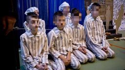 Jedne dzieci przebrane za gestapo, drugie za więźniów obozu. Śledztwo umorzone