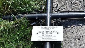 Lubelskie: Wandale zniszczyli krzyż upamiętniający ostatniego żołnierza wyklętego