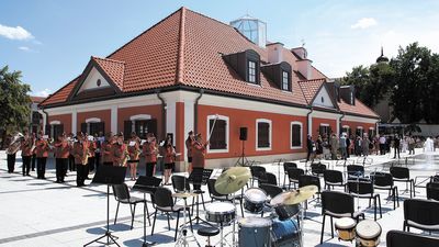 Na parterze zabytkowego ratusza ma powstać kawiarnia