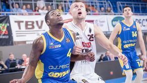 Armani Moore i Martins Laksa będą w kolejnym sezonie klubowymi kolegami