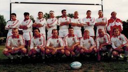 W stroju reprezentanta Polski – Piotr Choduń pierwszy z lewej u góry