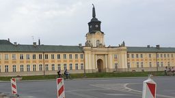 Rondo przed pałacem 