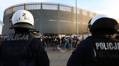 Karczowniki, race, nóż… i trzonek od kilofa. Co jeszcze wieźli "kibice" na mecz do Lublina