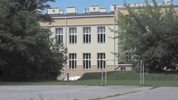 Nowy budynek powstanie na tyłach szkoły z łącznikiem umożliwiającym dojście do głównego gmachu