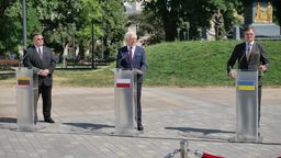 Ministrowie spraw zagranicznych: Litwy - Linas Linkevičius, Polski - Jacek Czaputowicz i Ukrainy - Dmytro Kułeba