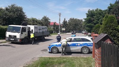 Śmiertelny wypadek w Końskowoli. Mężczyzna na skuterze zderzył się z ciężarówką