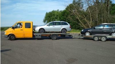 Ukraińska laweta z samochodami